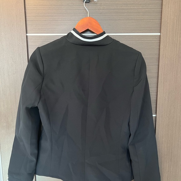 Black and White Blazer - Picture 6 of 7